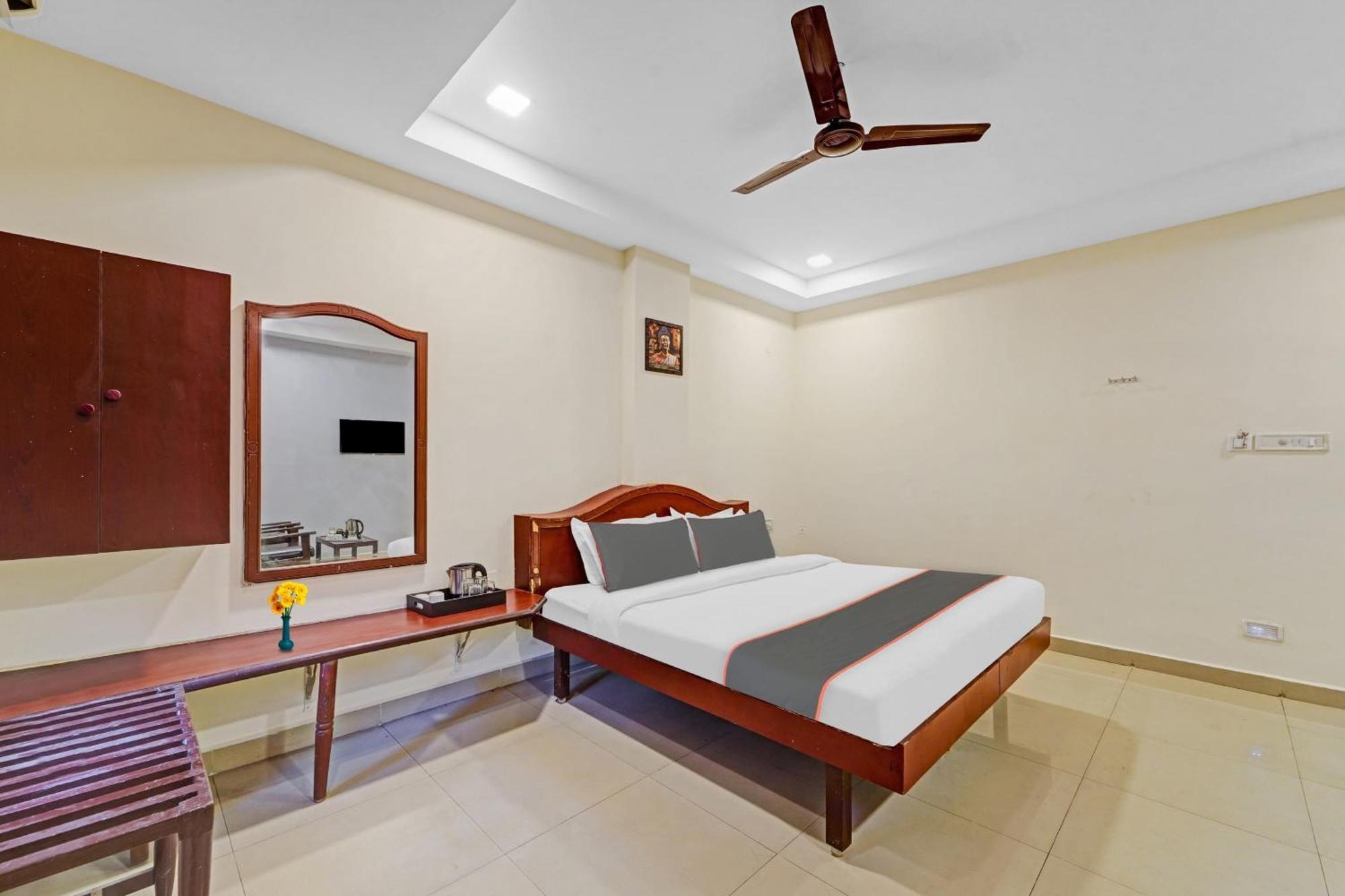 Super Townhouse G Silver Hotels Mount Road Chennai Ngoại thất bức ảnh