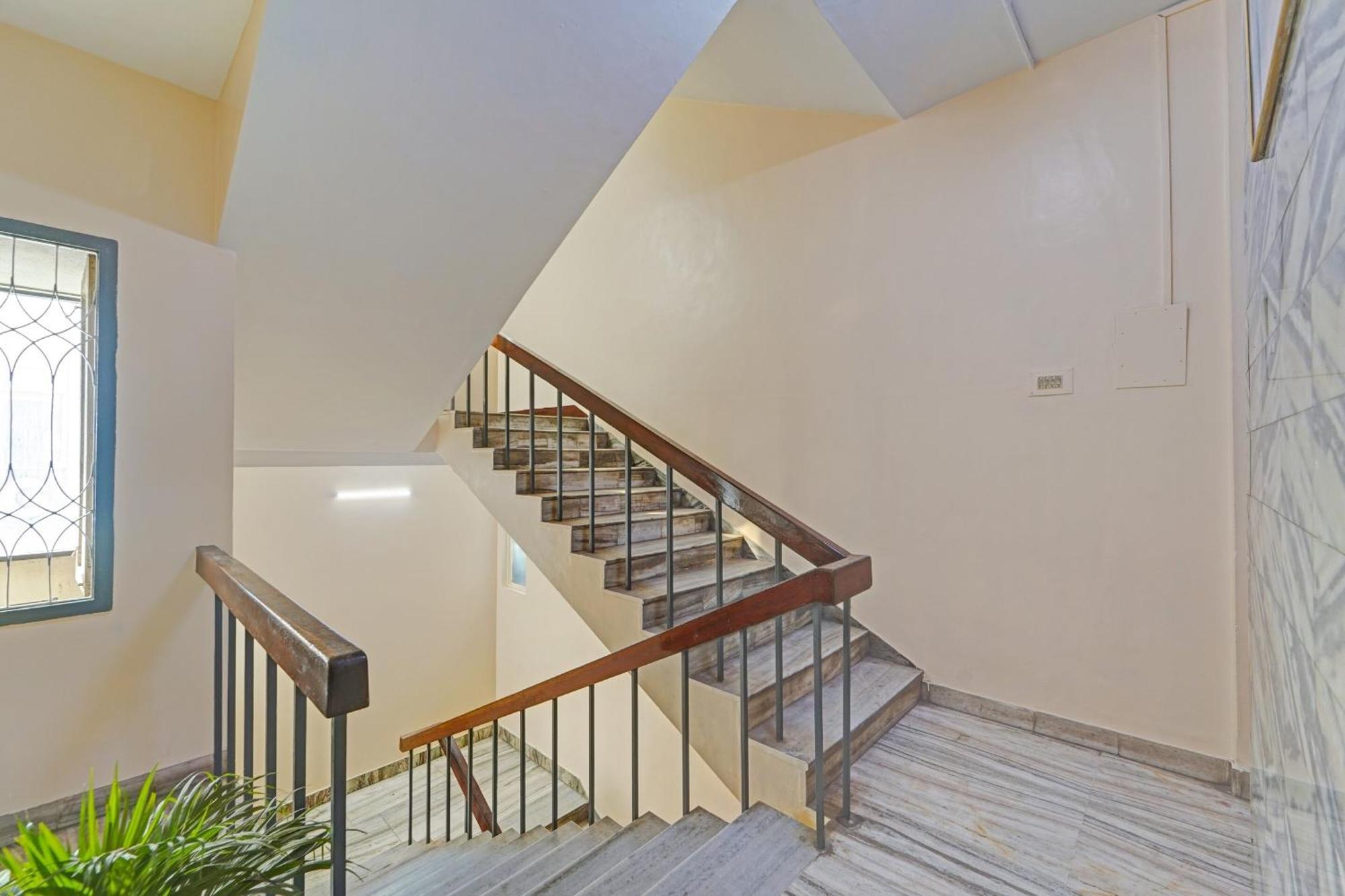 Super Townhouse G Silver Hotels Mount Road Chennai Ngoại thất bức ảnh